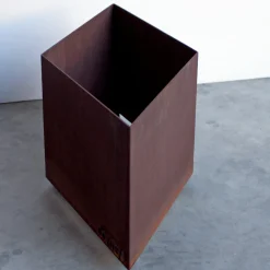 89.1 Corten Steel Vase Holder