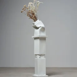 Brenta+Brenta pedestal with Brenta white ceramic Vase