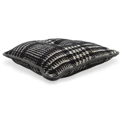 Carré Cushion in black and white Galles' Prince jacquard fabric