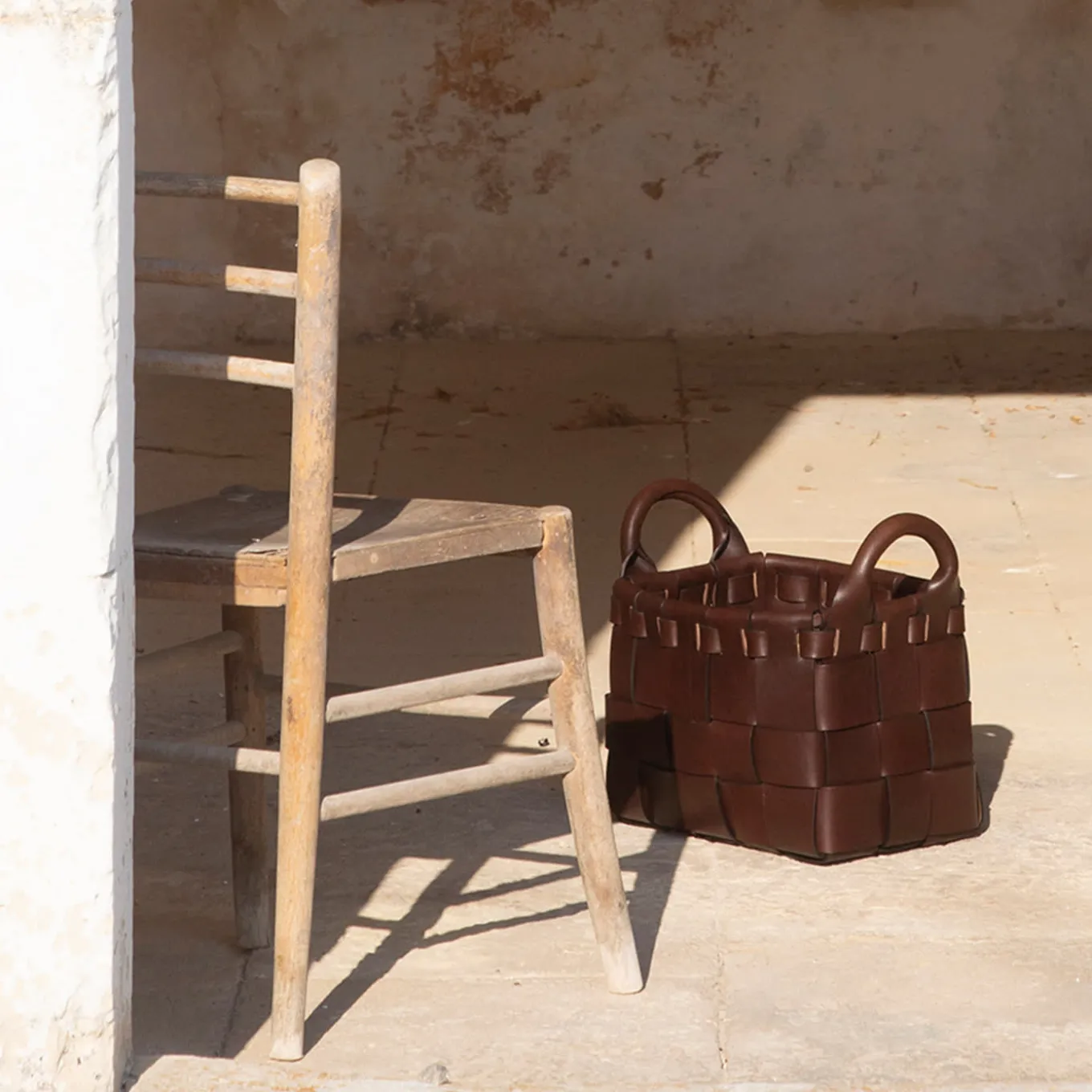 Castagno Small Leather Basket