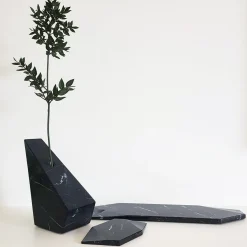 Convivio Diamond Black Vase