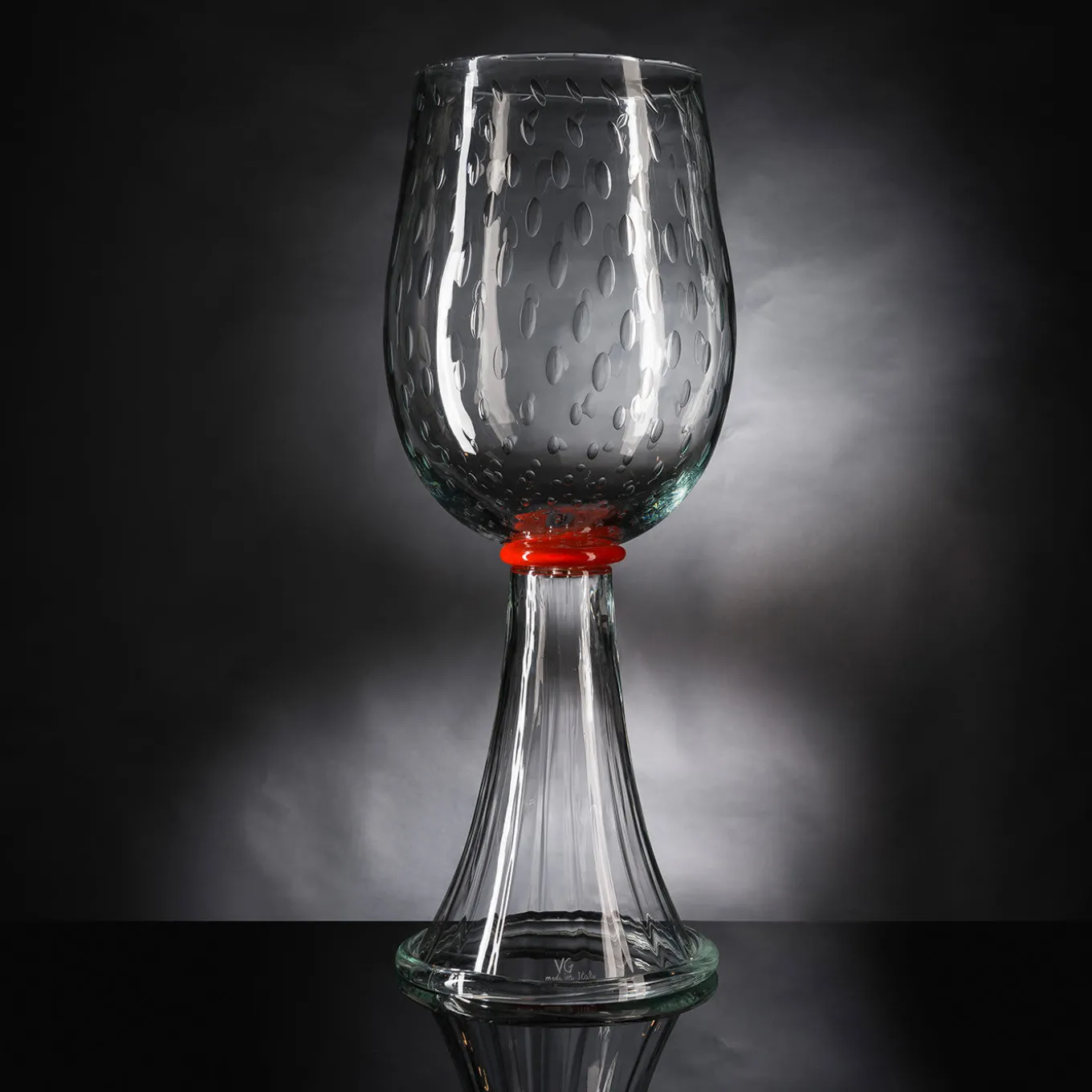 Correr Clear and Orange Vase