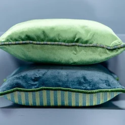 Emerald Carrè Cushion in silk velvet and jacquard fabric