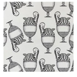 Fontana Bianco and Nero Wallpaper