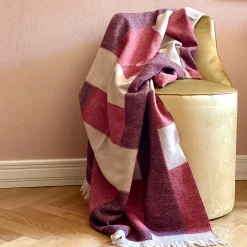 Fringed Intertwined-Patterned Red Blanket