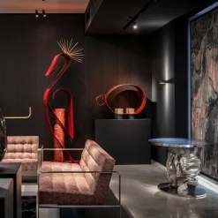 Gru Coronata Sculpture