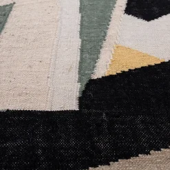 Heritage-Inspired Antique White & Ebony Flat Weave Rug