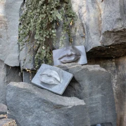 Lips Altair Sculpture