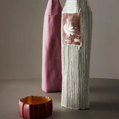 Ninfea Low Corteccia C9/Bordeaux & gold bowl