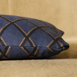 Olezzo Rectangular Cushion