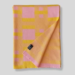 Plusminus Bio Limone Blanket by Angela Lorenz