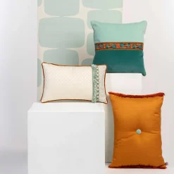 POPHUG White Rectangular Cushion Limited Edition by Pistacchio&Caffé