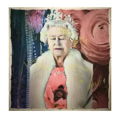 Regina Elisabetta II in Rosa Tapestry Limited Edition