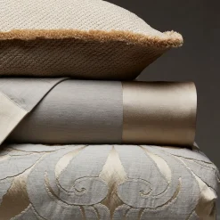 Tivoli Damask Silk Cotton Quilt