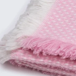 Vida Pink Blanket