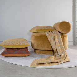 Vocalese Rosae jacquard fabric Carrè Cushion